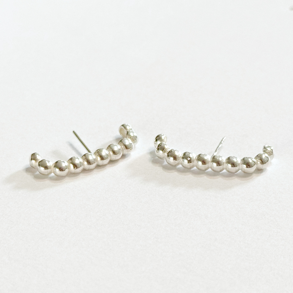Brinco Bolinhas Ear Hook em Prata 925